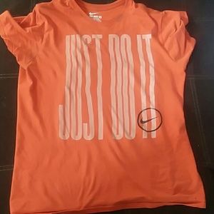 Nike tshirt